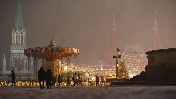 Москвичам рассказали о дождливой и теплой новогодней ночи<br />
