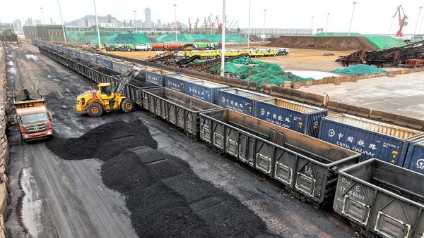 Китай установил исторический рекорд по добыче угля