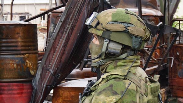 Росгвардейцы нашли тайник ВСУ с оружием недалеко от «Азовстали»