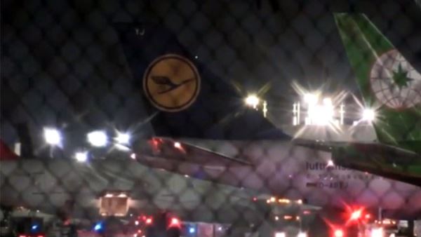 Самолет экстренно сел в Чикаго из-за загоревшегося ноутбука
